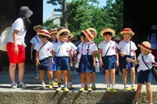 日韓孩子在艾灸，中國(guó)孩子跑醫(yī)院，不艾灸VS艾灸差距超乎想象