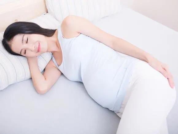 一個好的睡姿決定健康程度！這兩種姿勢不僅舒服，還能補腎，快試試吧!